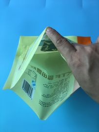 多袋を包む注文キャンデーの軽食の薬はプラスチック パッキング袋ハンガーの穴が付いているジッパー袋を薄板にした